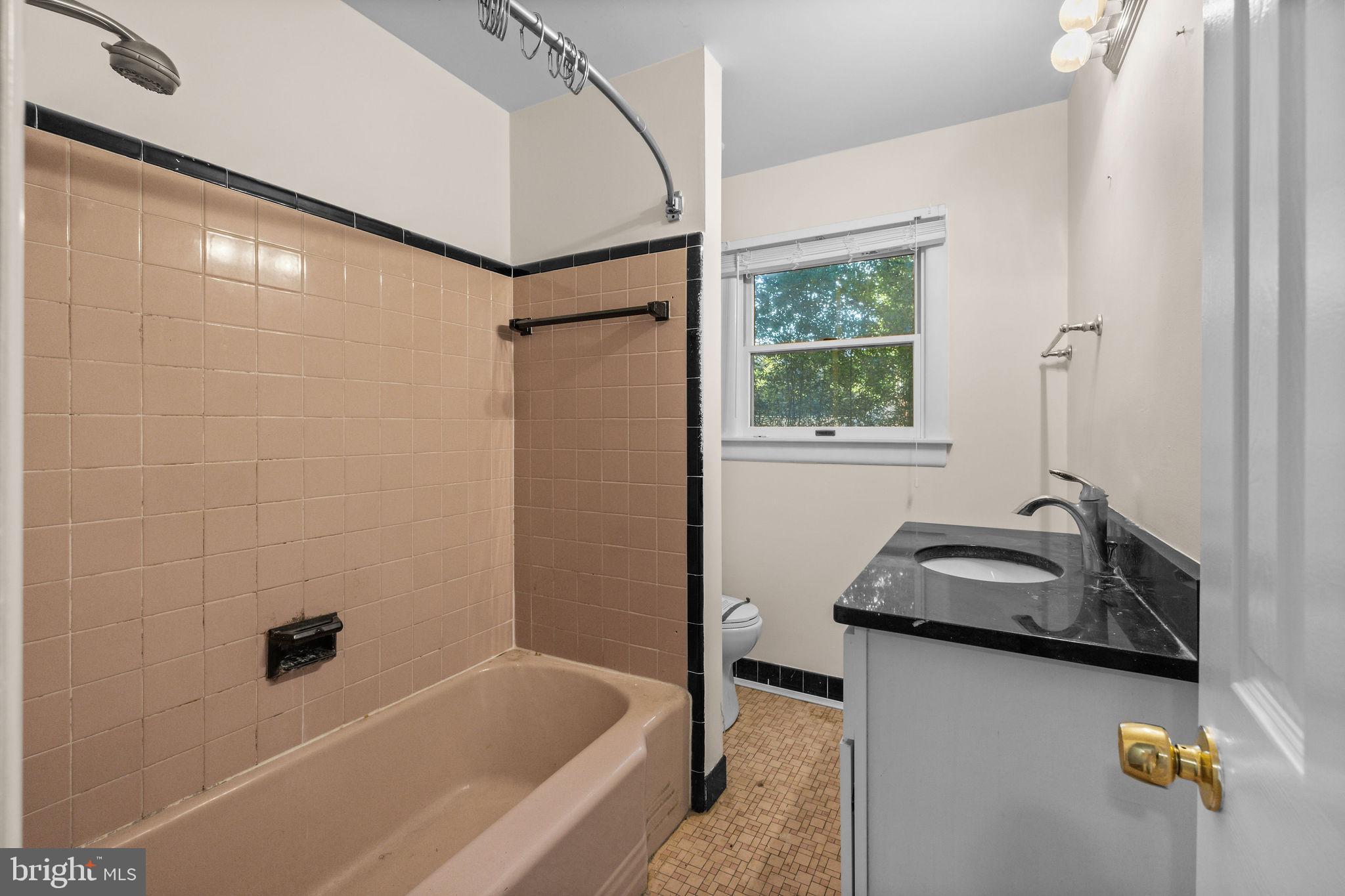 WARREN WOODS - Residential