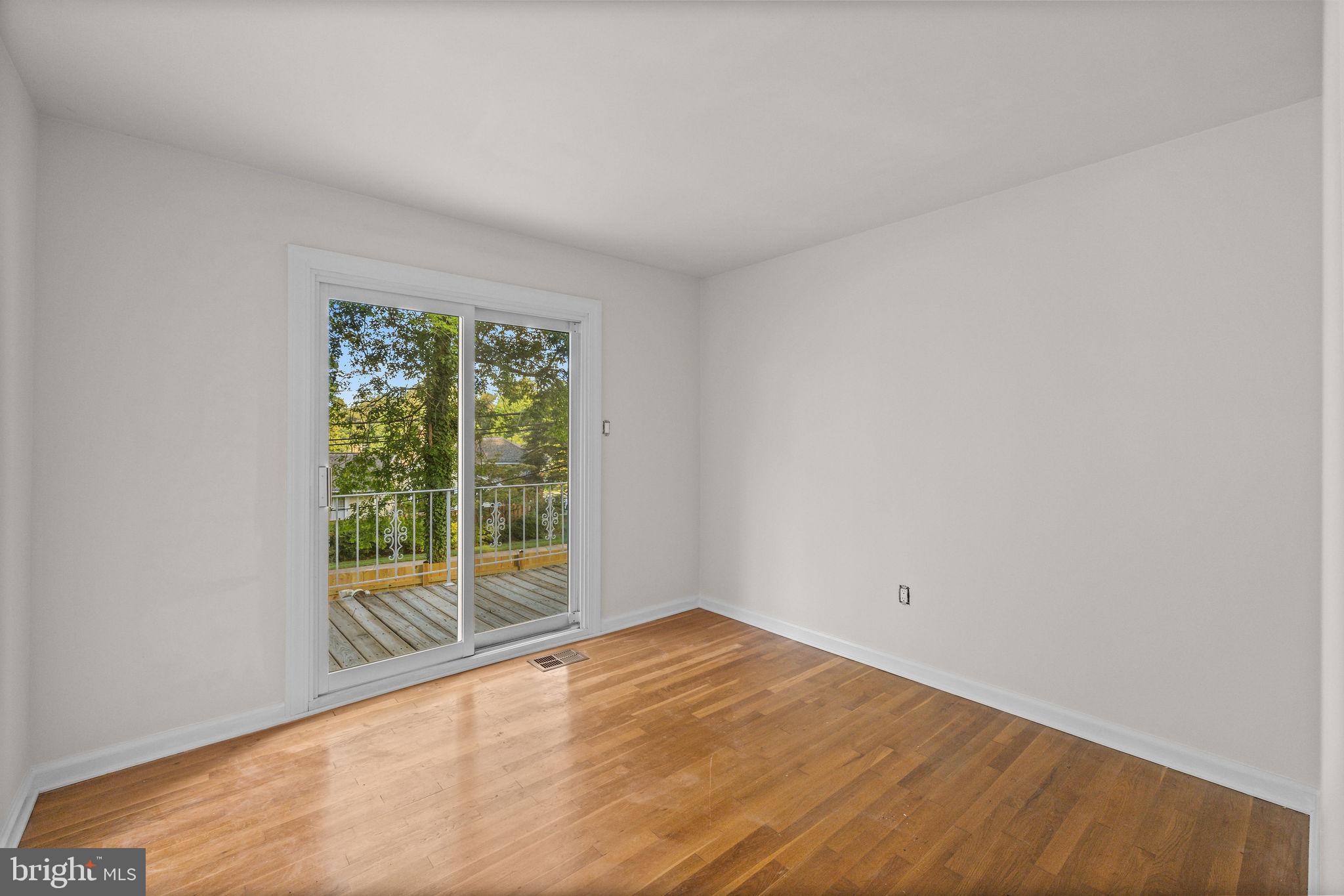 WARREN WOODS - Residential