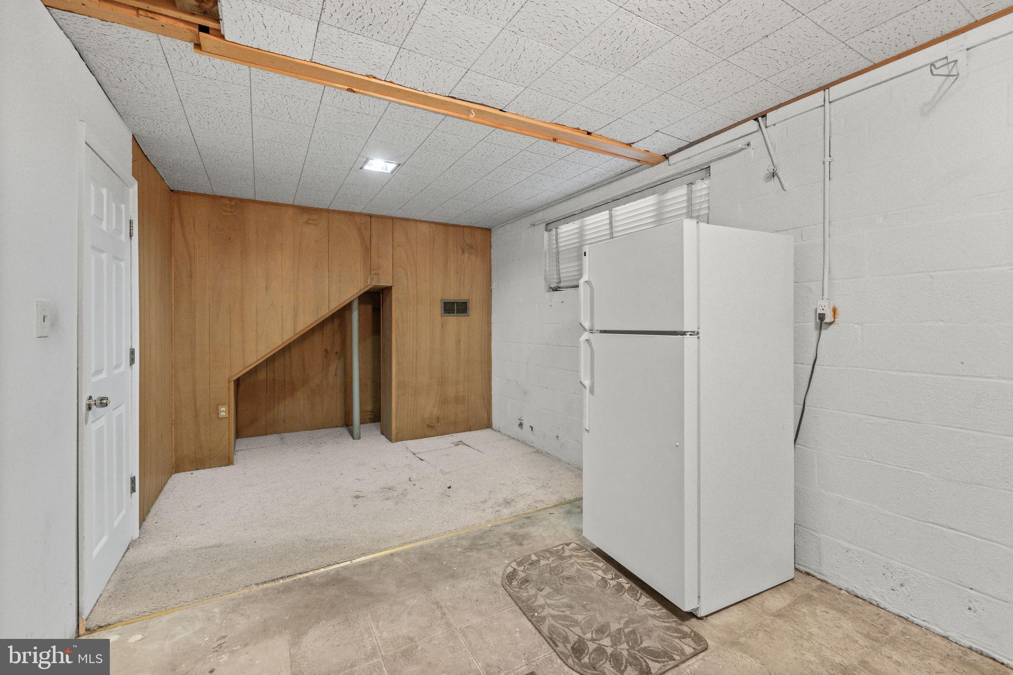 WARREN WOODS - Residential