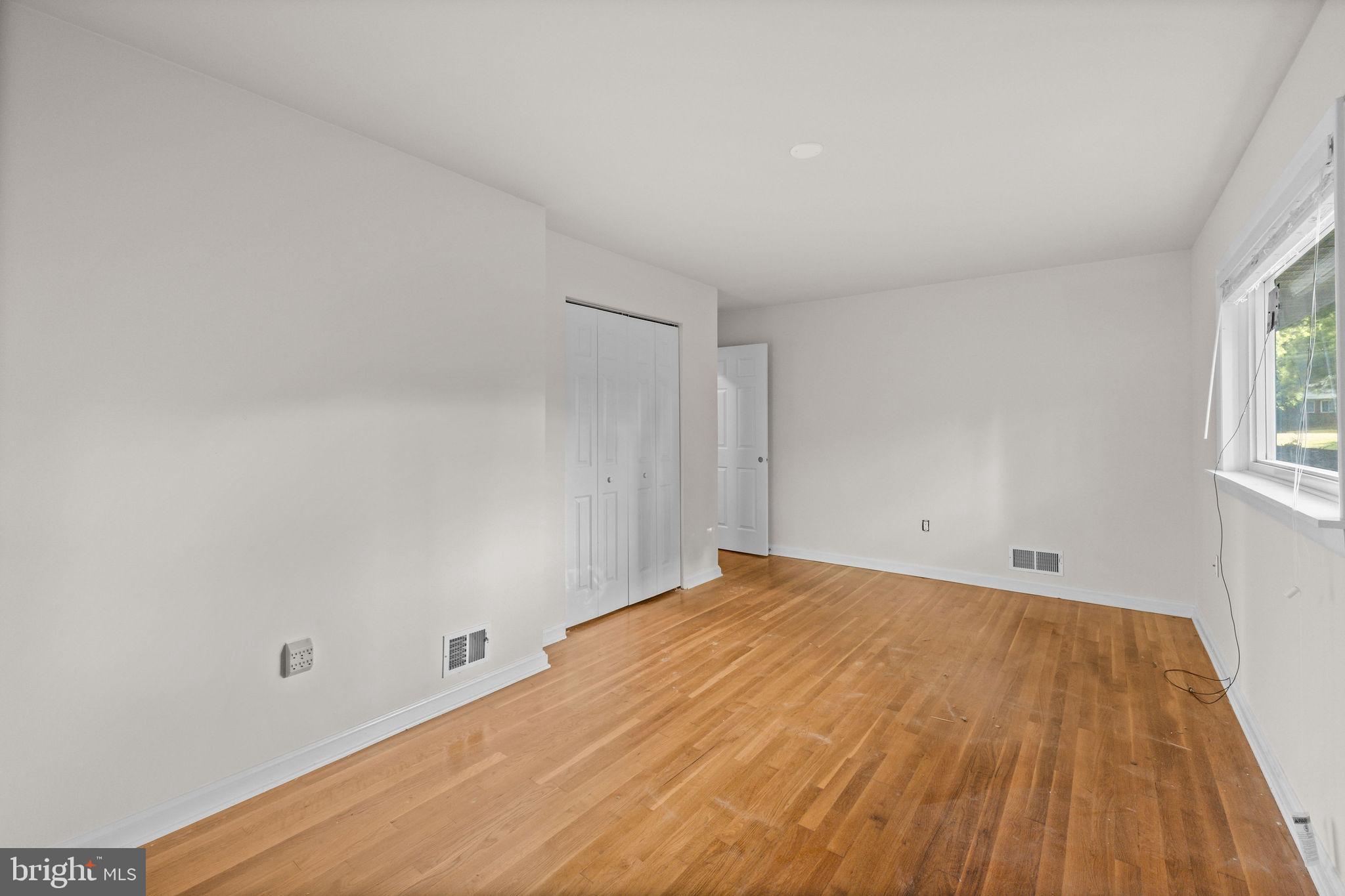 WARREN WOODS - Residential