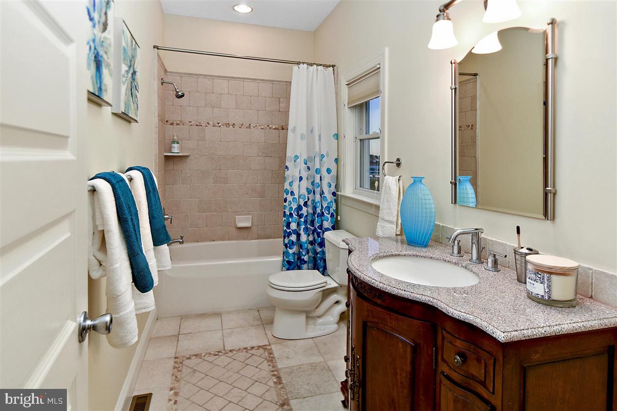 ESTATES AT INLET ISLE - Residential