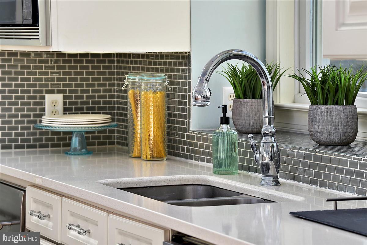 ESTATES AT INLET ISLE - Residential