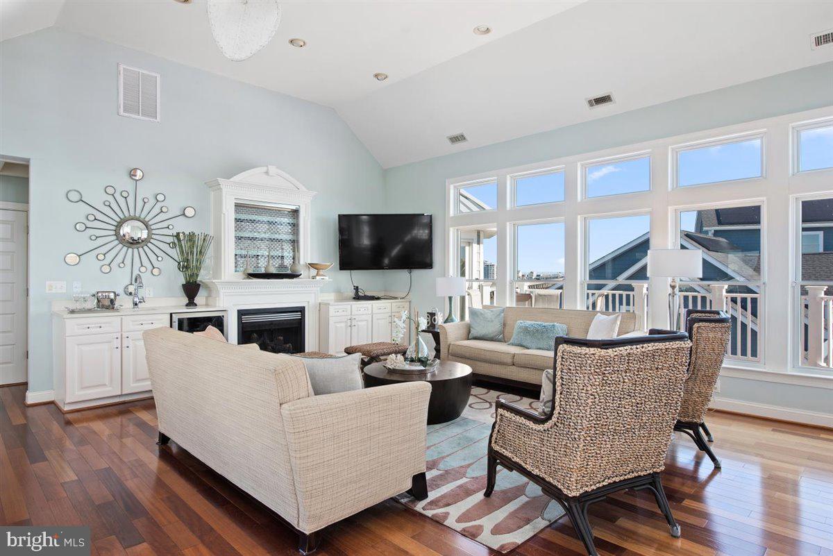 ESTATES AT INLET ISLE - Residential