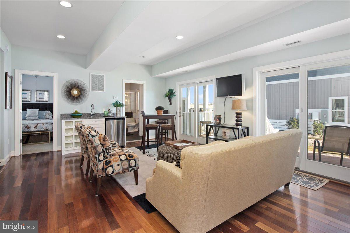 ESTATES AT INLET ISLE - Residential