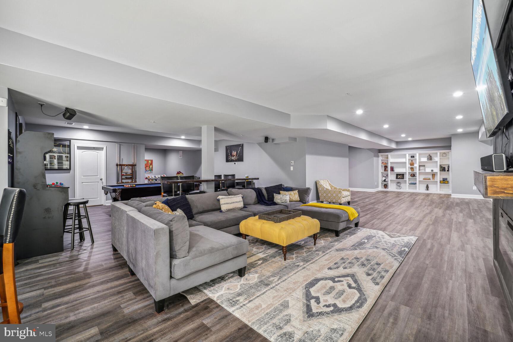 MARLBORO RIDGE - Residential