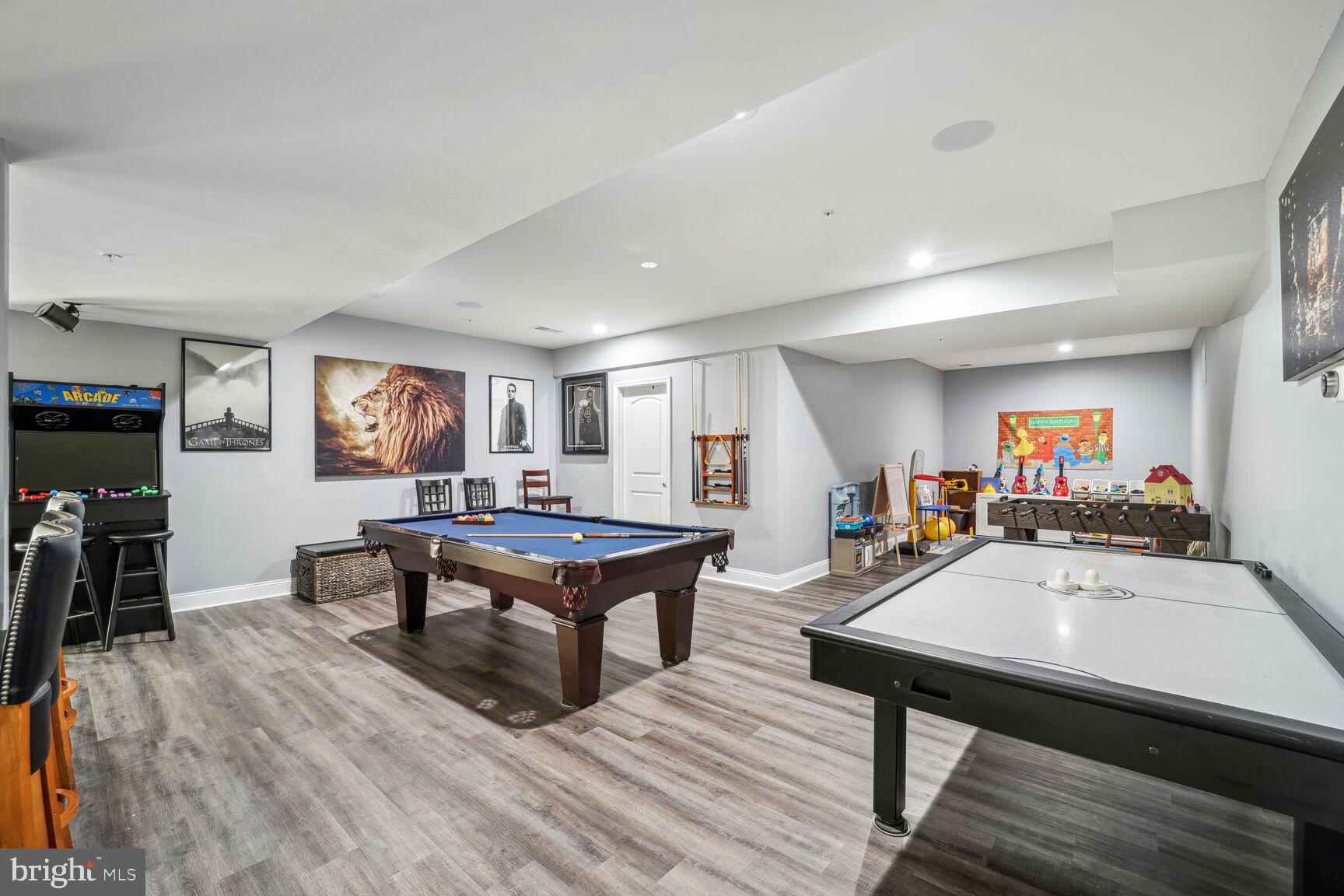 MARLBORO RIDGE - Residential