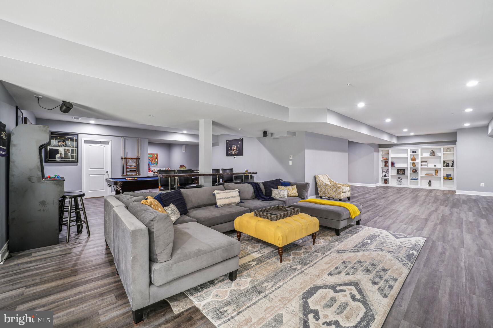 MARLBORO RIDGE - Residential