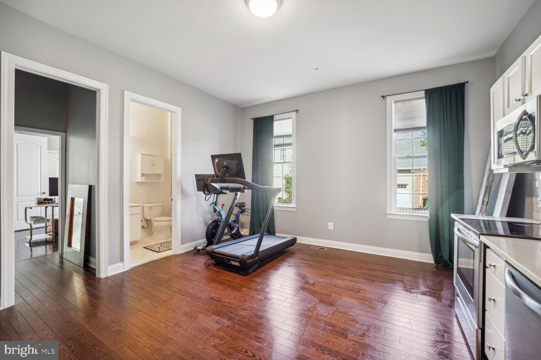 MARLBORO RIDGE - Residential