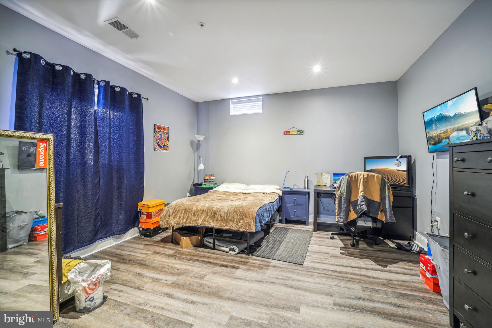 MARLBORO RIDGE - Residential