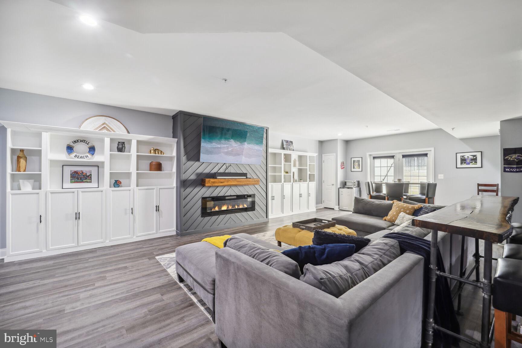 MARLBORO RIDGE - Residential