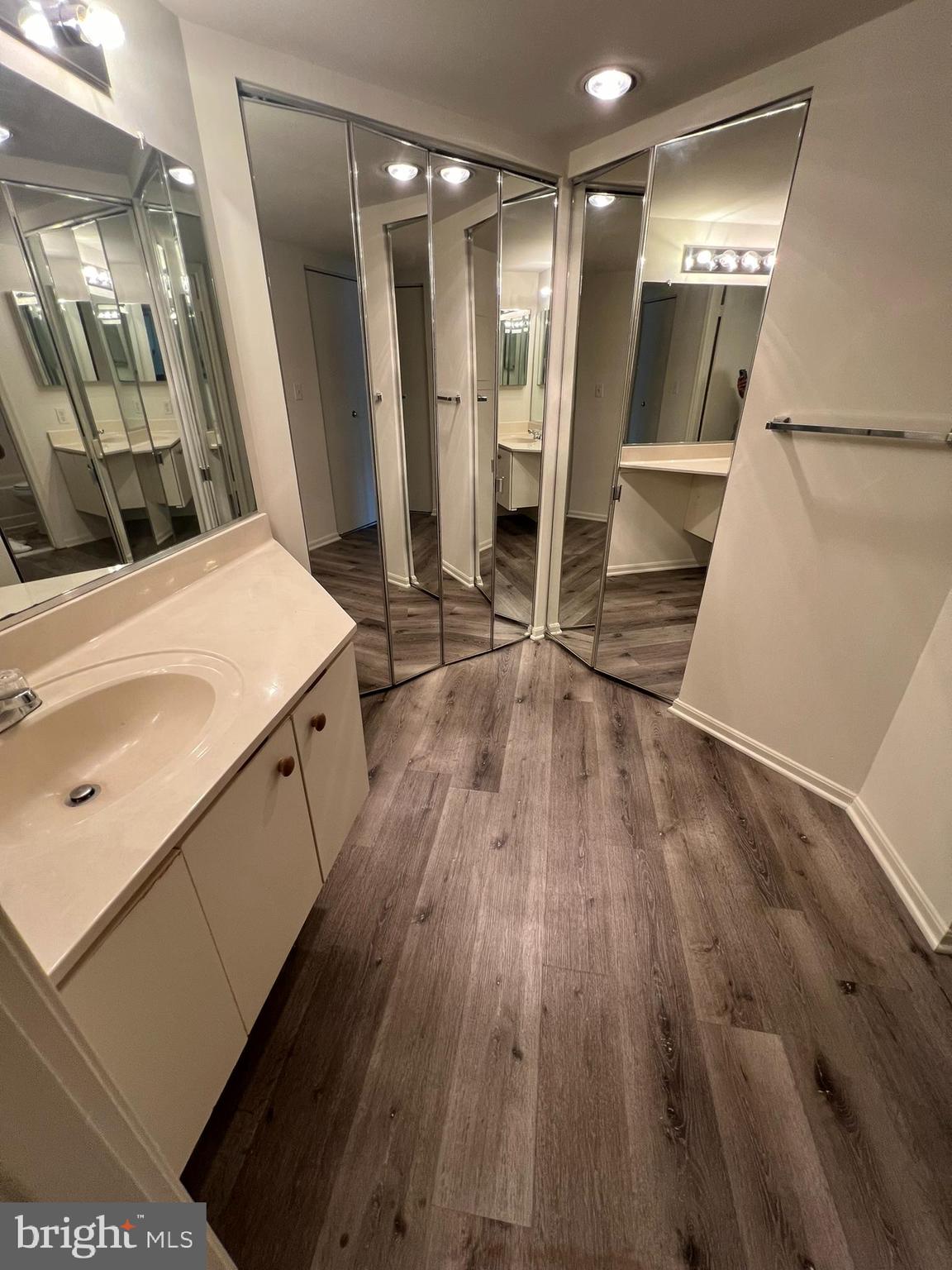 ASTORIA - Residential Lease