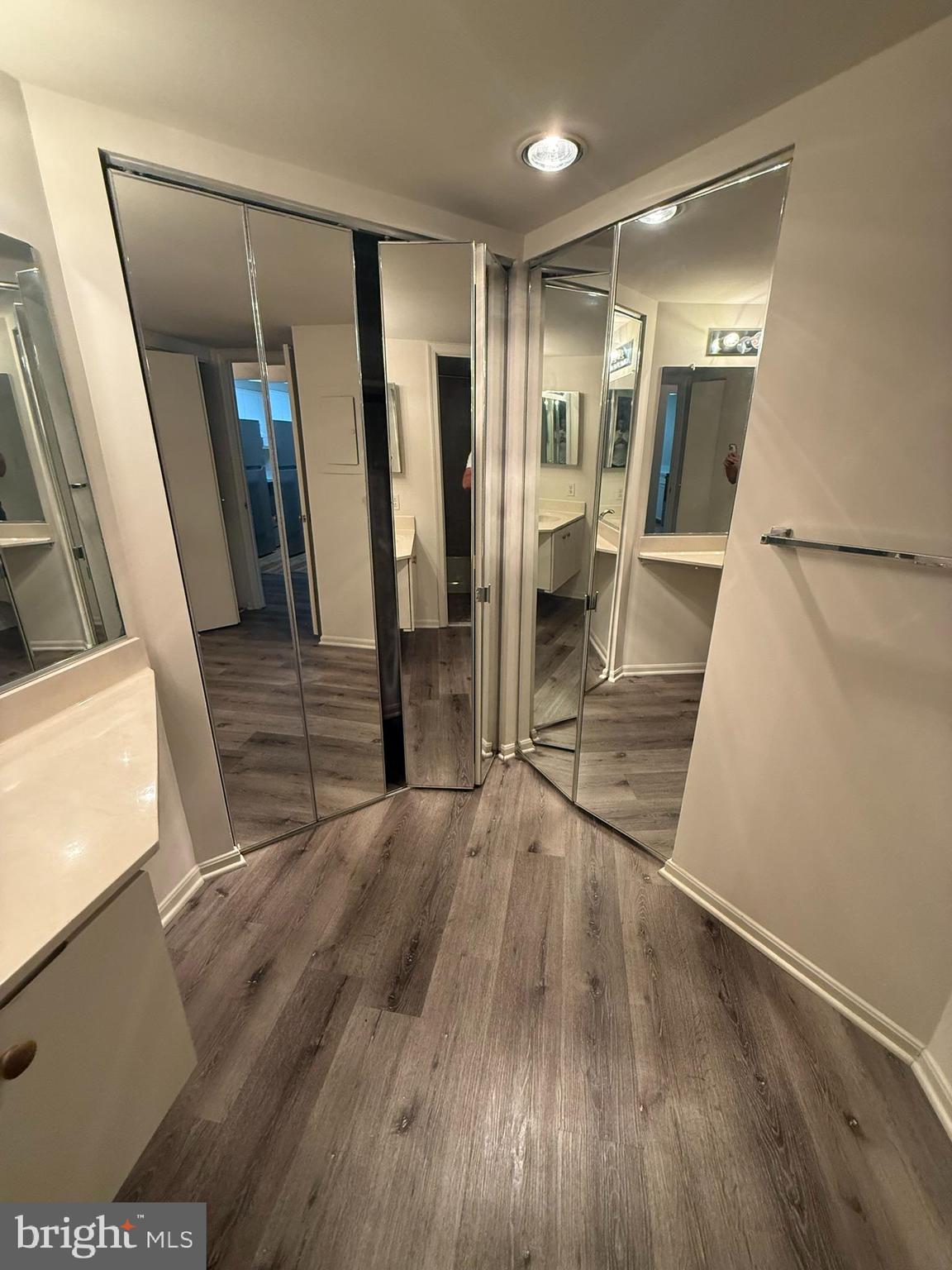 ASTORIA - Residential Lease