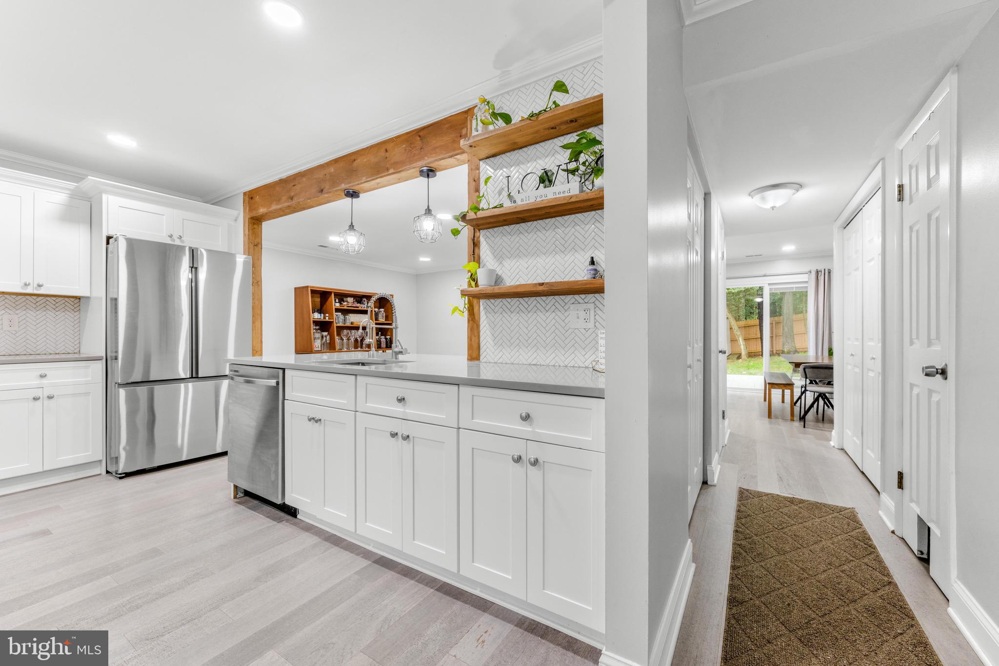 ADMIRALS WALK - Residential