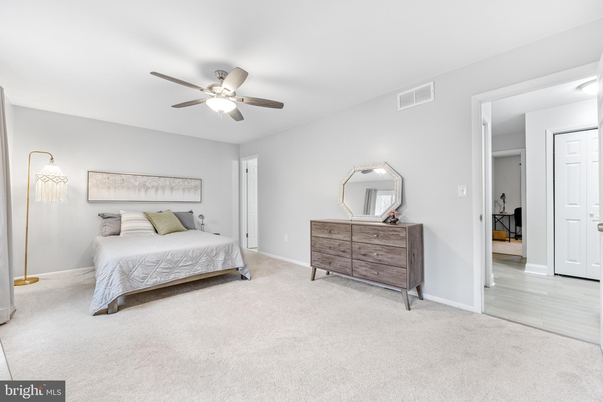 ADMIRALS WALK - Residential