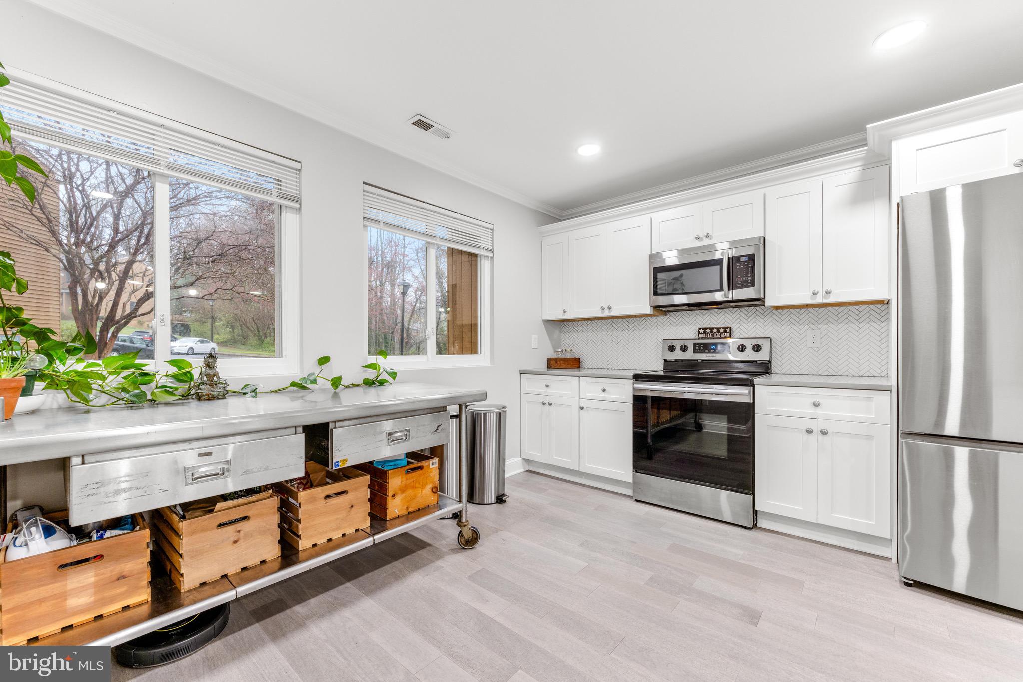 ADMIRALS WALK - Residential