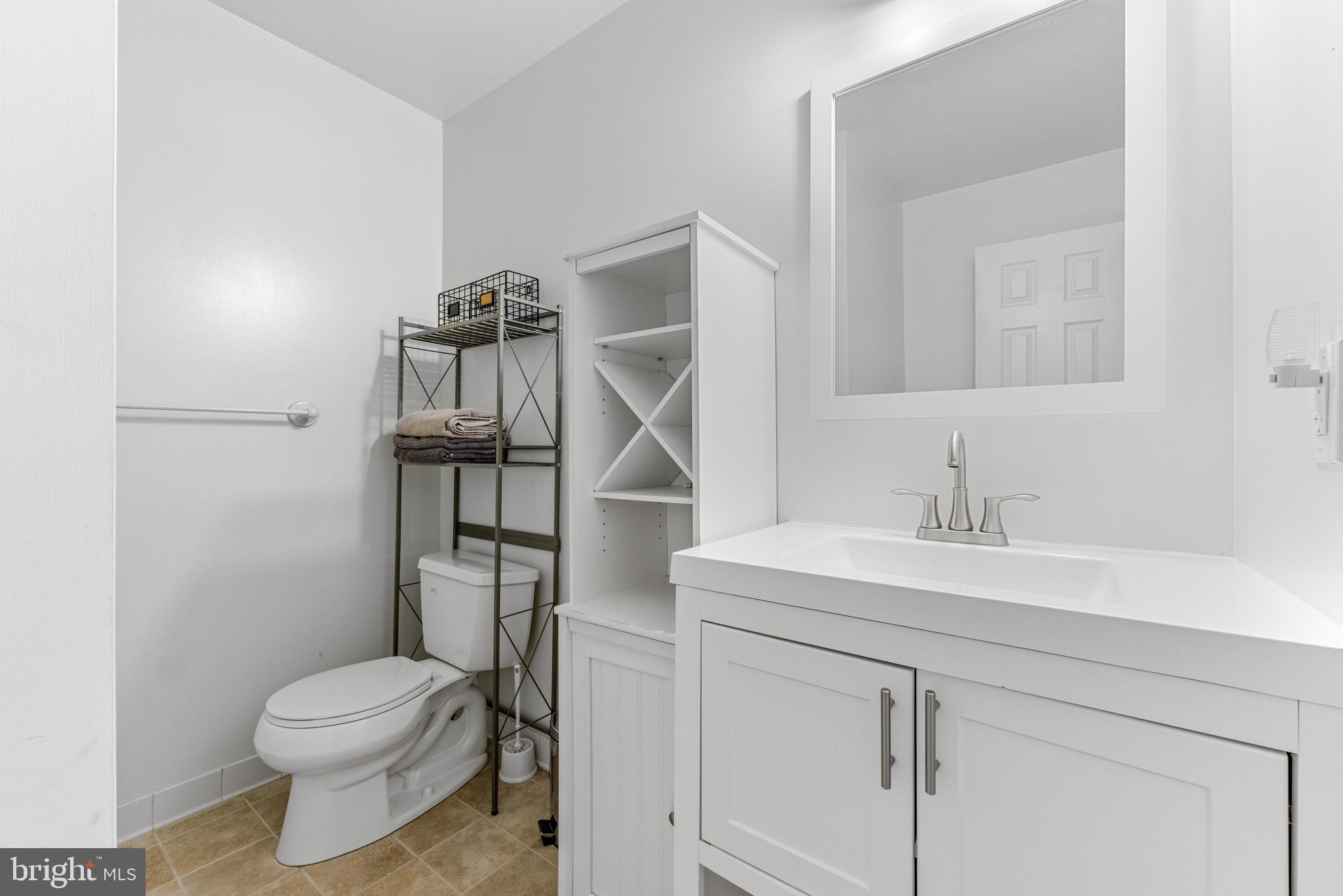 ADMIRALS WALK - Residential