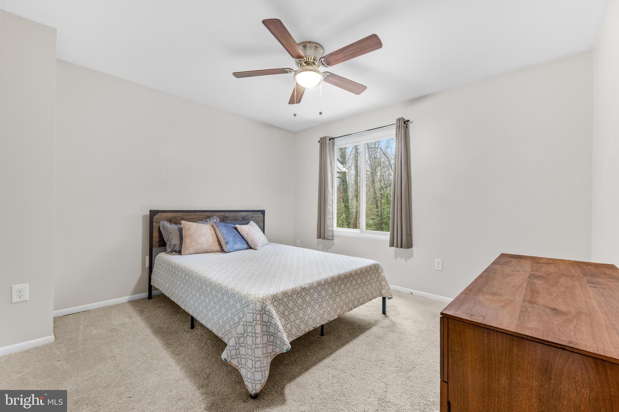 ADMIRALS WALK - Residential