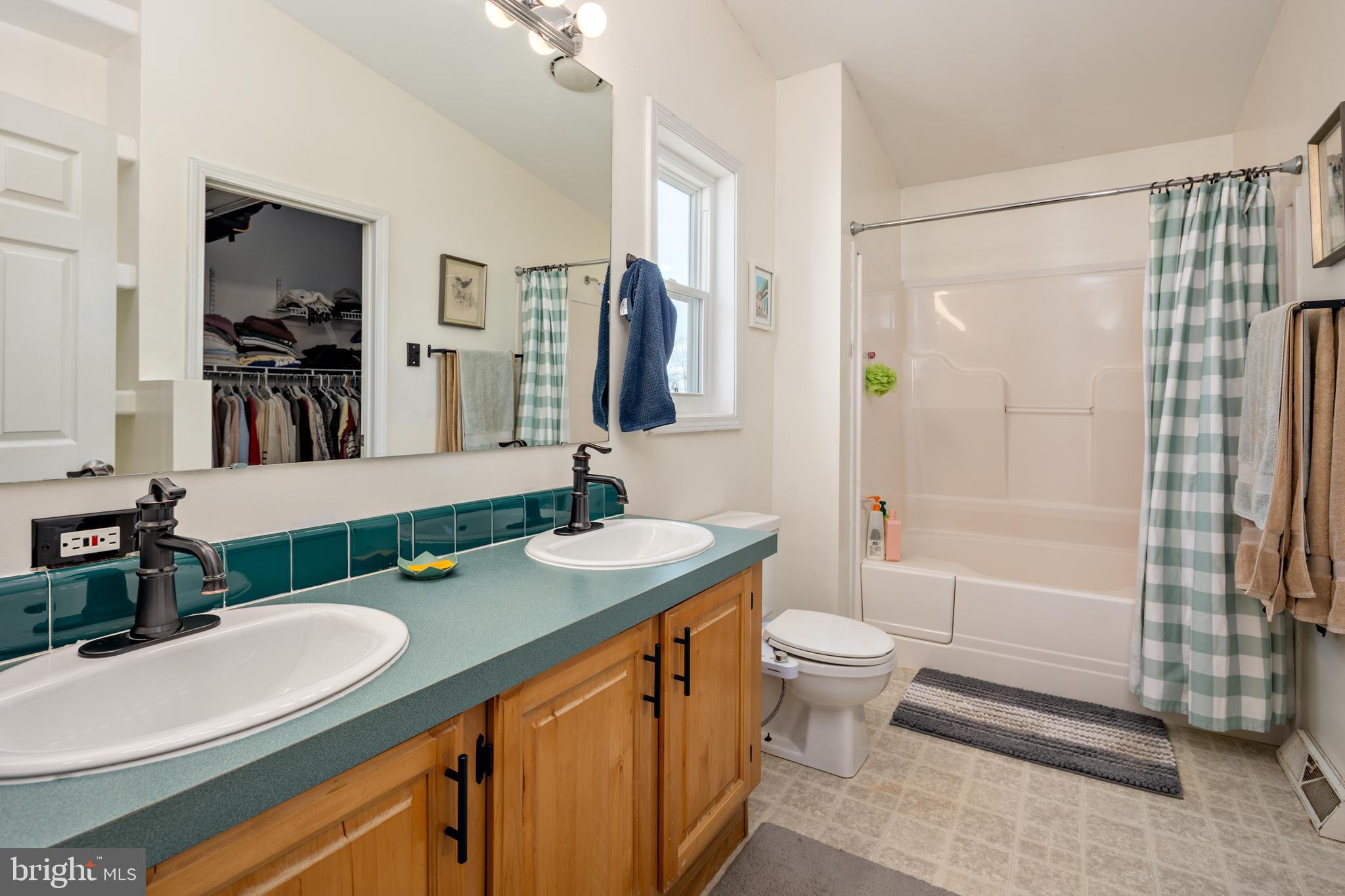 NEW COLONY VILLAGE - Residential