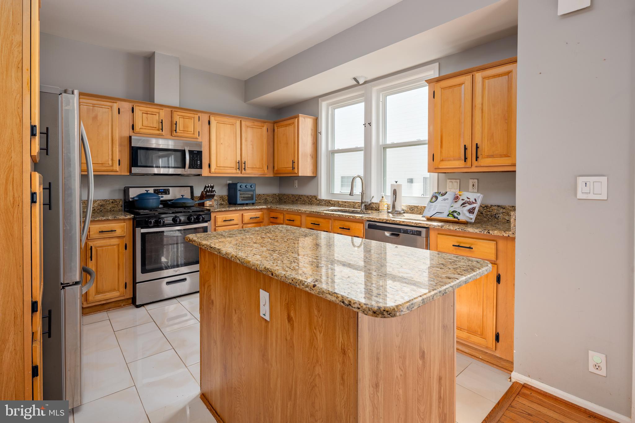 NEW COLONY VILLAGE - Residential