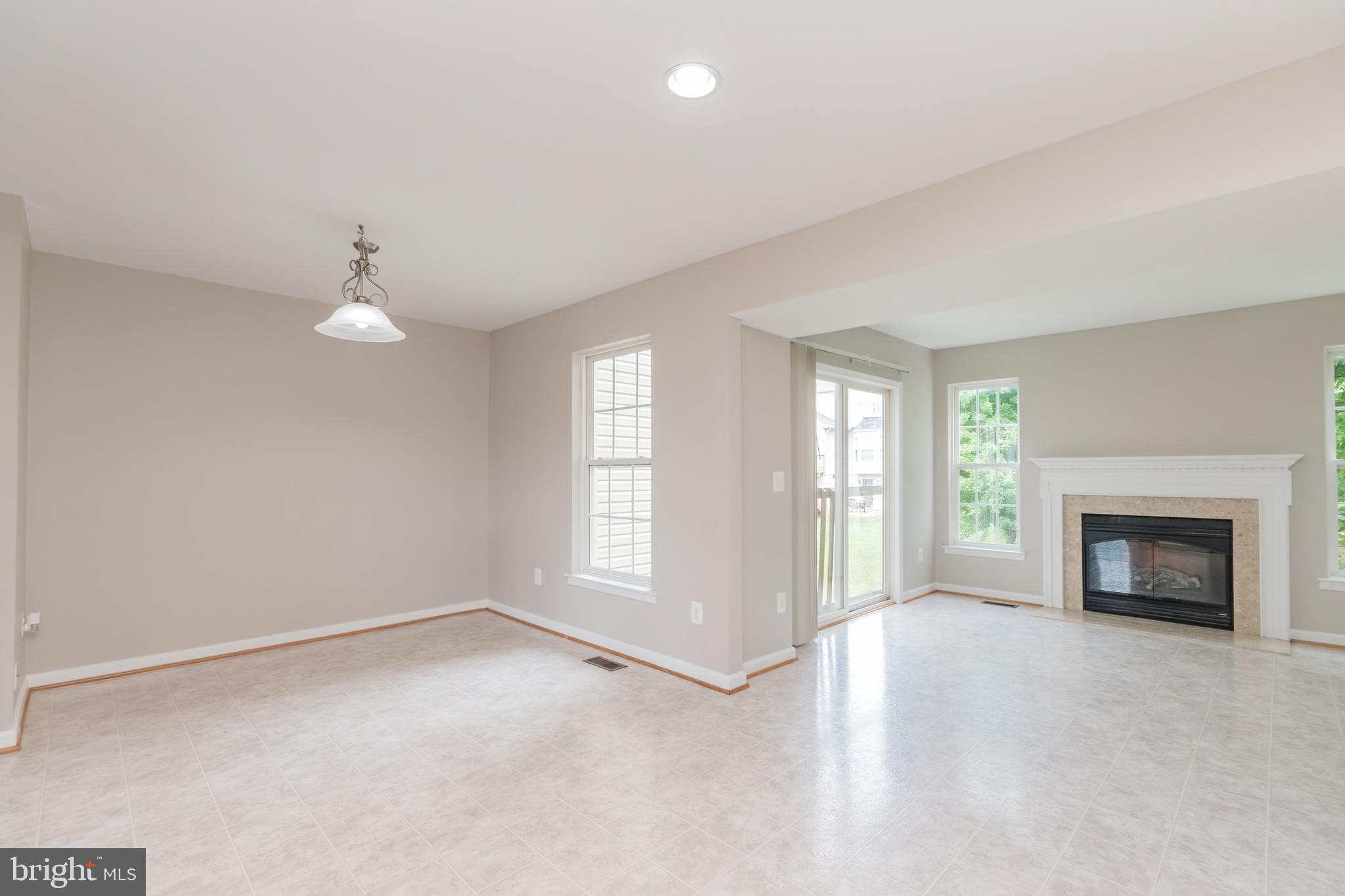 LAKELAND PLACE - Residential