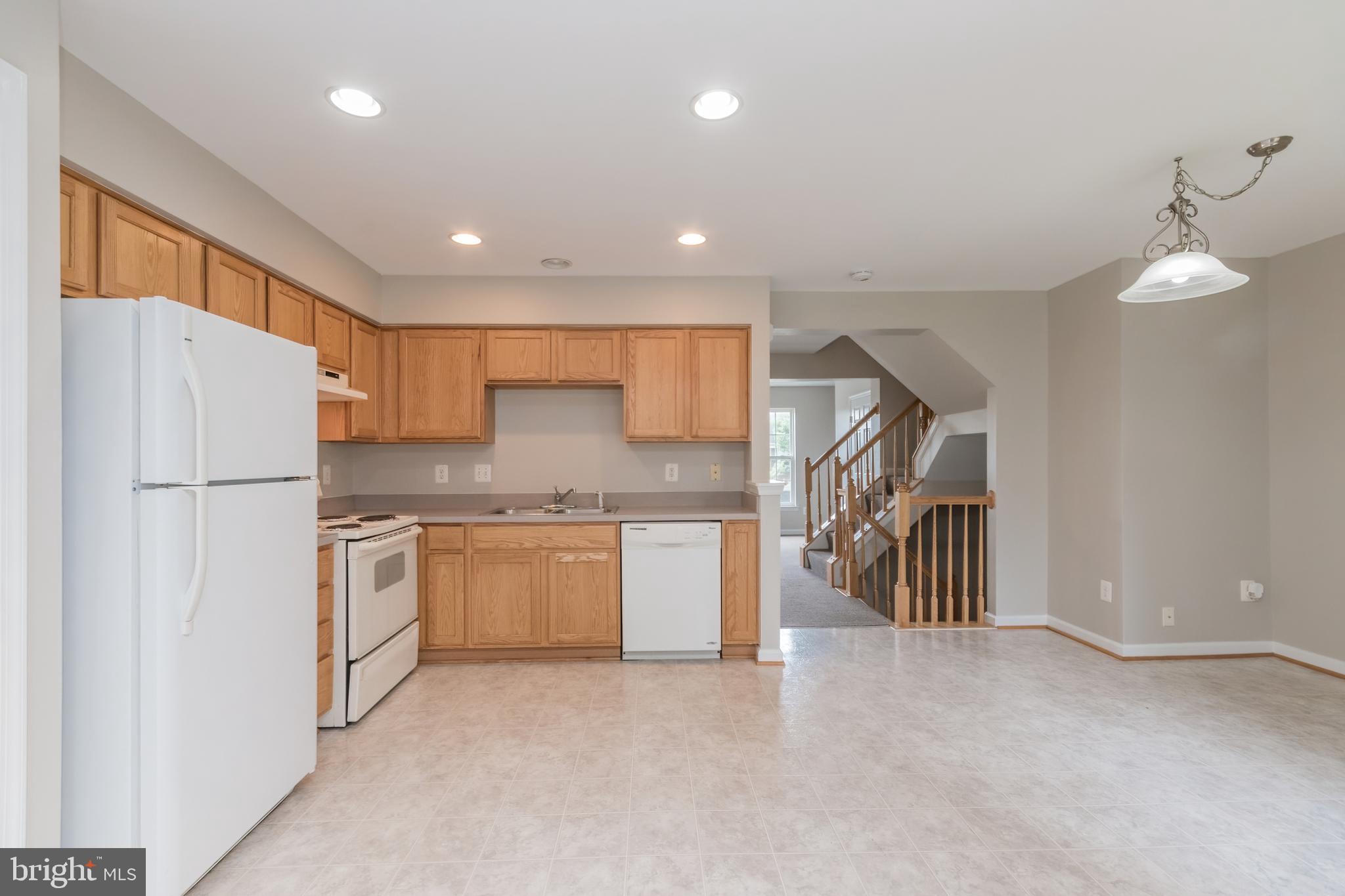 LAKELAND PLACE - Residential