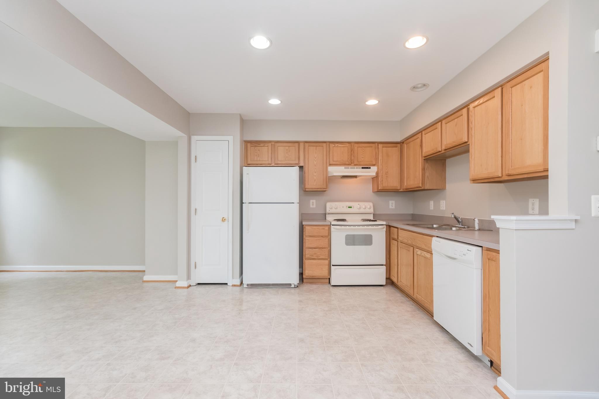 LAKELAND PLACE - Residential