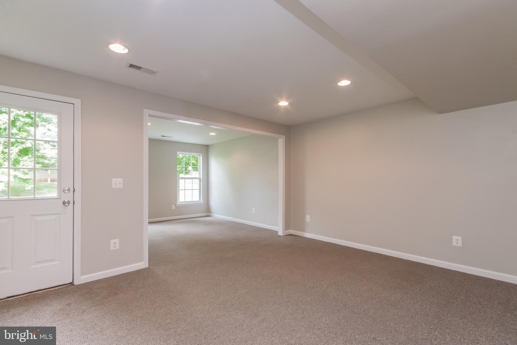 LAKELAND PLACE - Residential