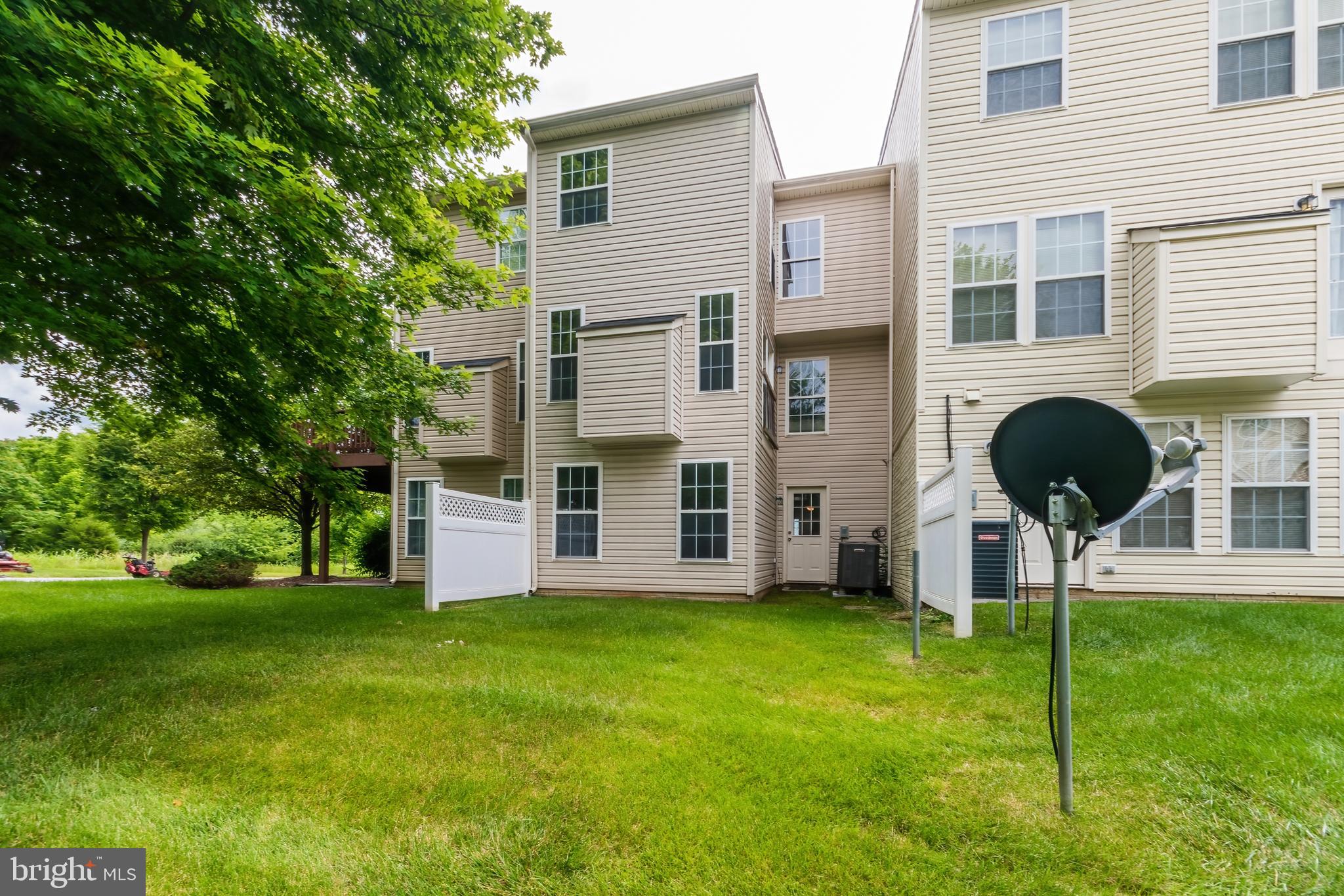 LAKELAND PLACE - Residential