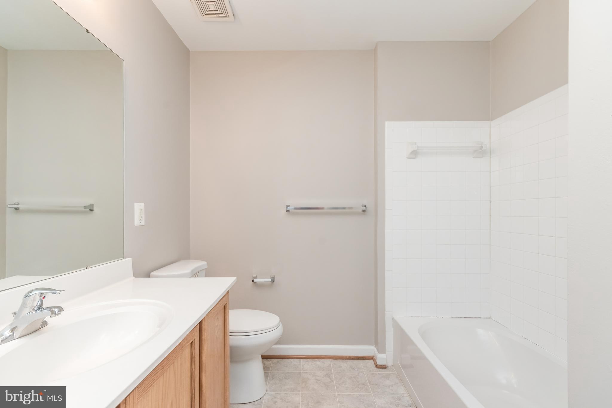 LAKELAND PLACE - Residential