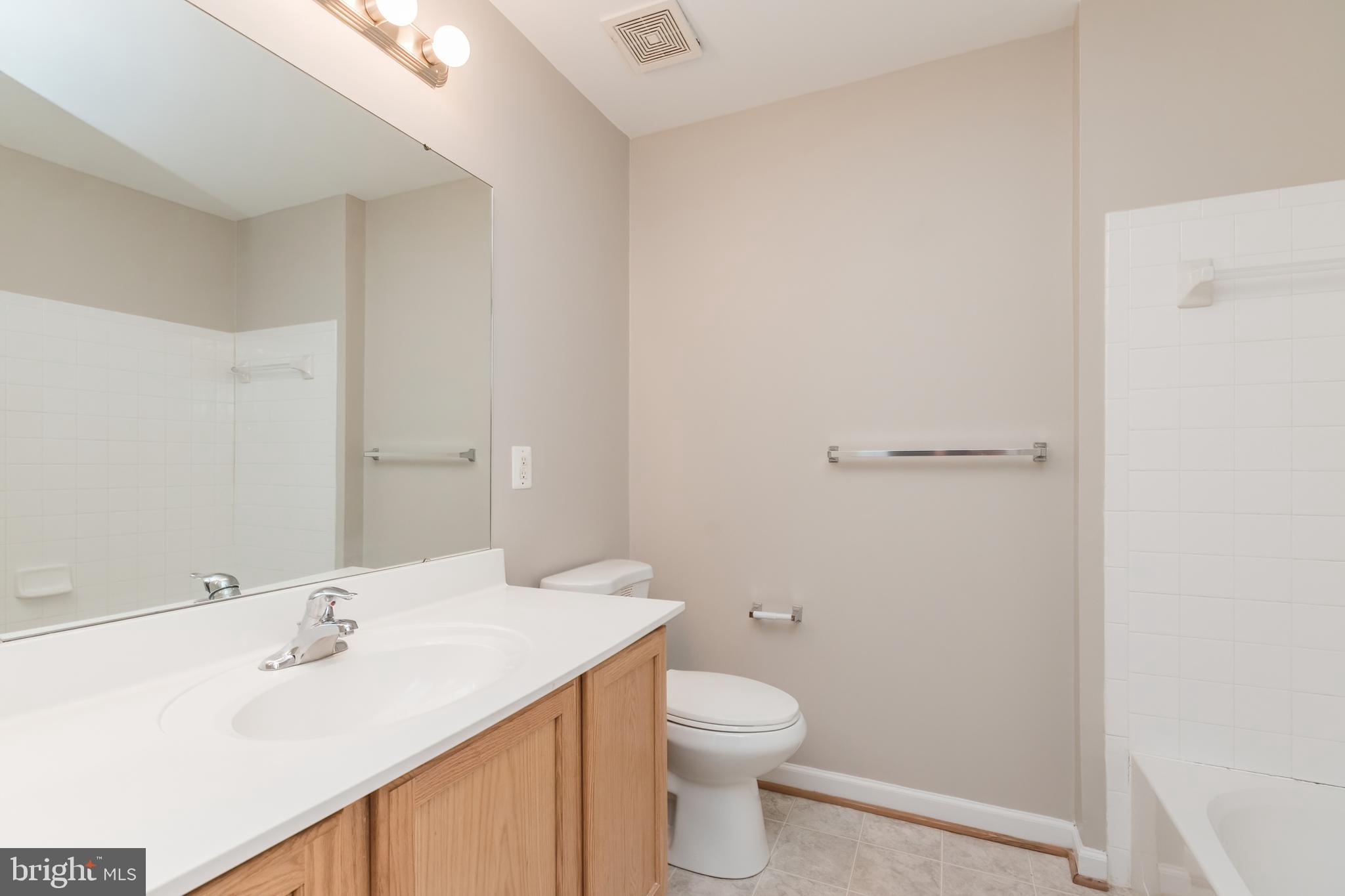 LAKELAND PLACE - Residential