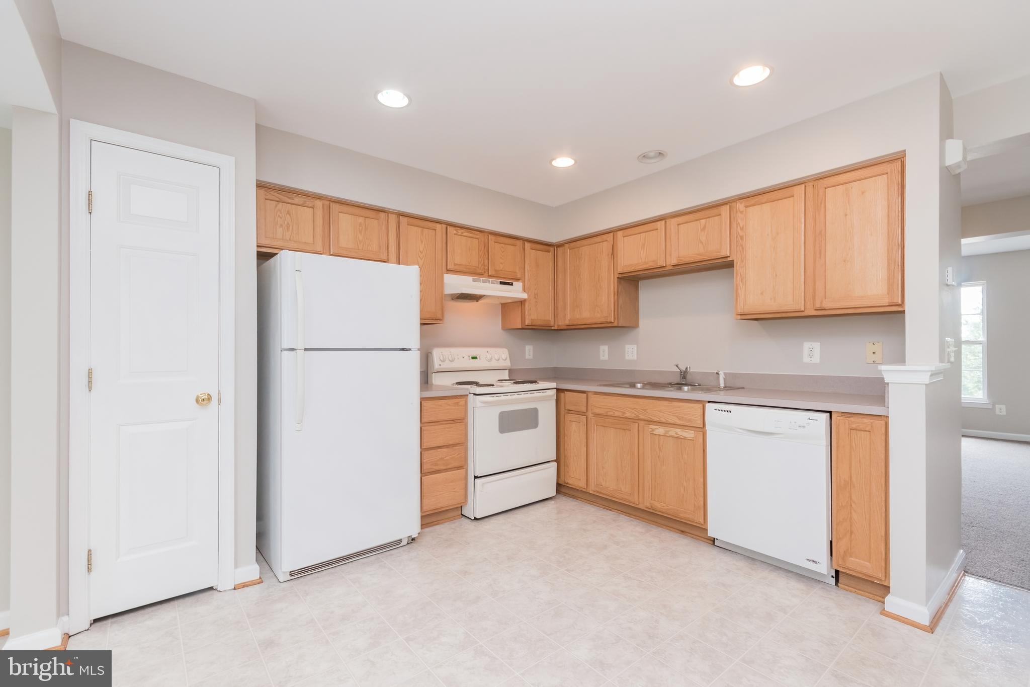 LAKELAND PLACE - Residential