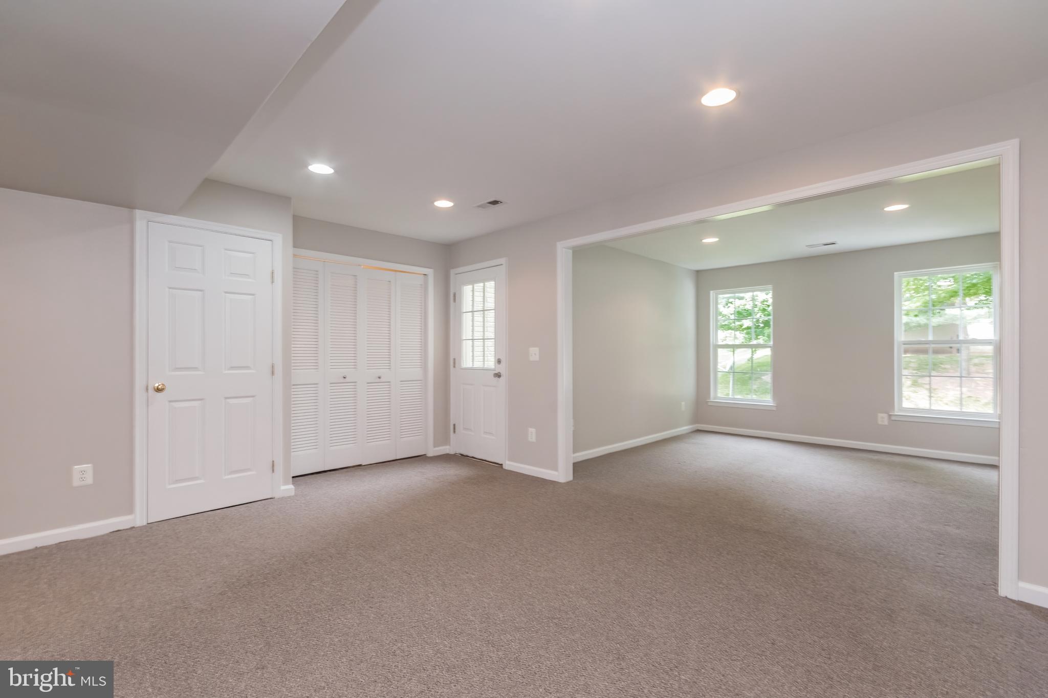 LAKELAND PLACE - Residential