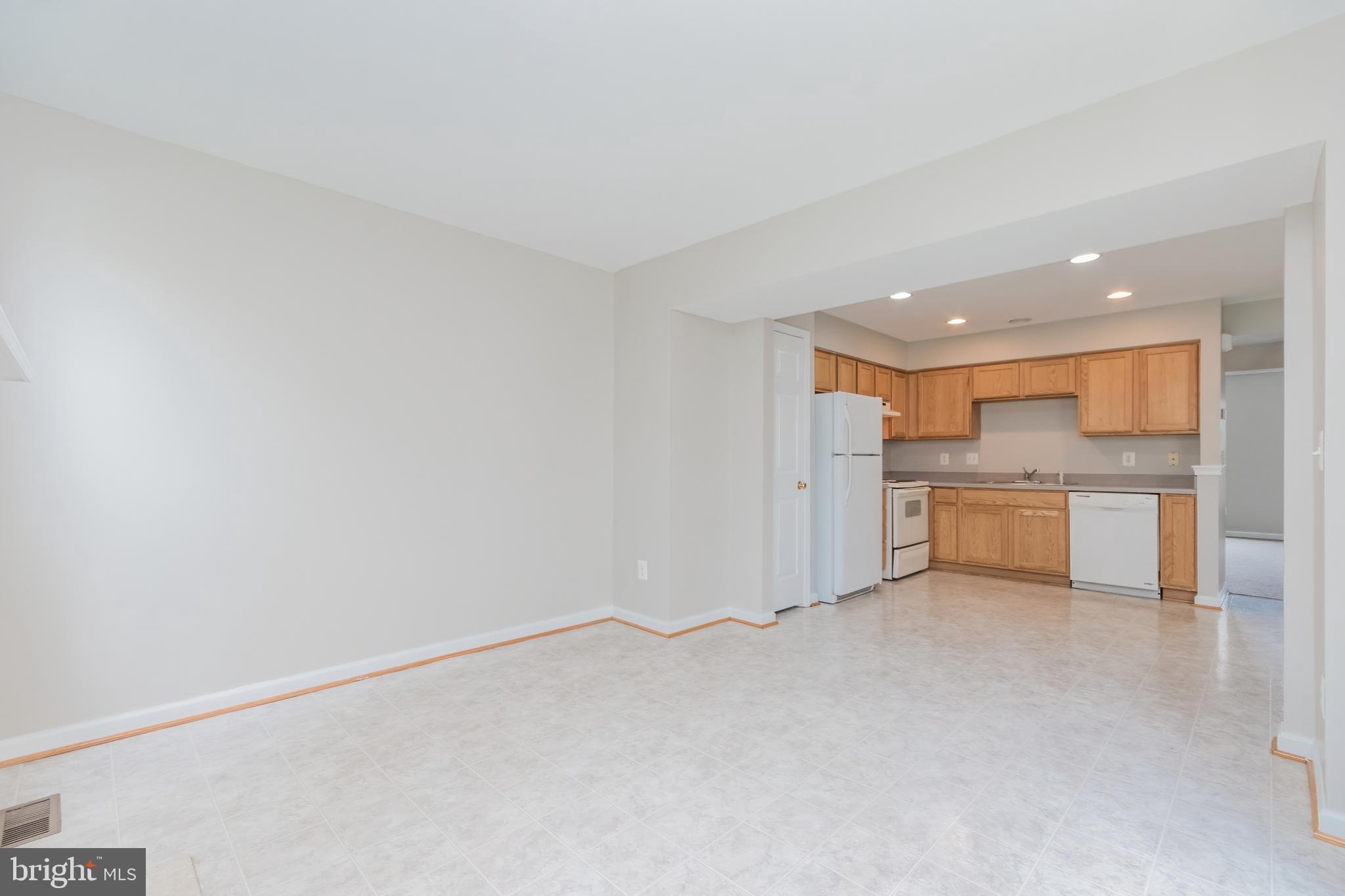 LAKELAND PLACE - Residential