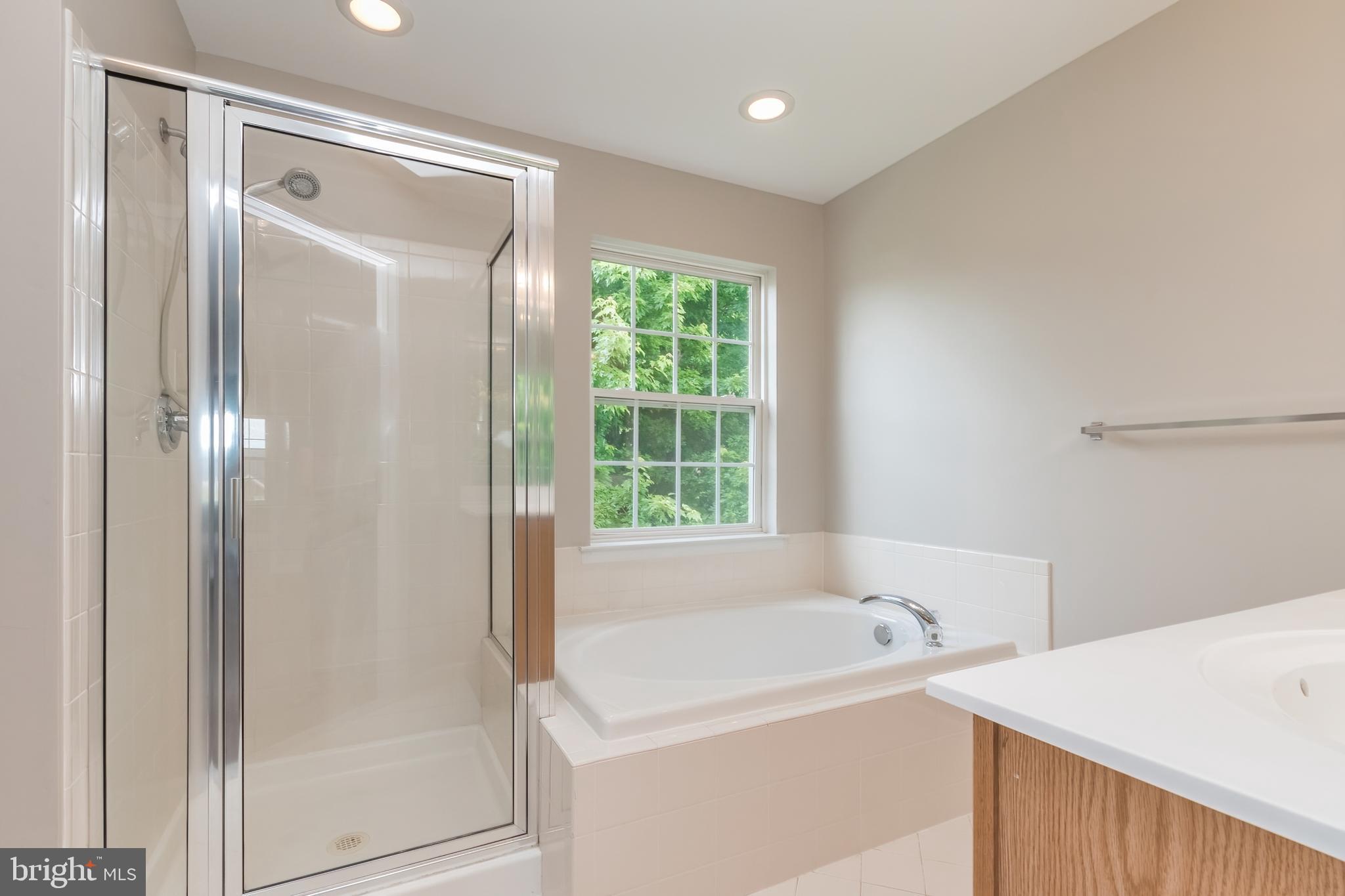 LAKELAND PLACE - Residential