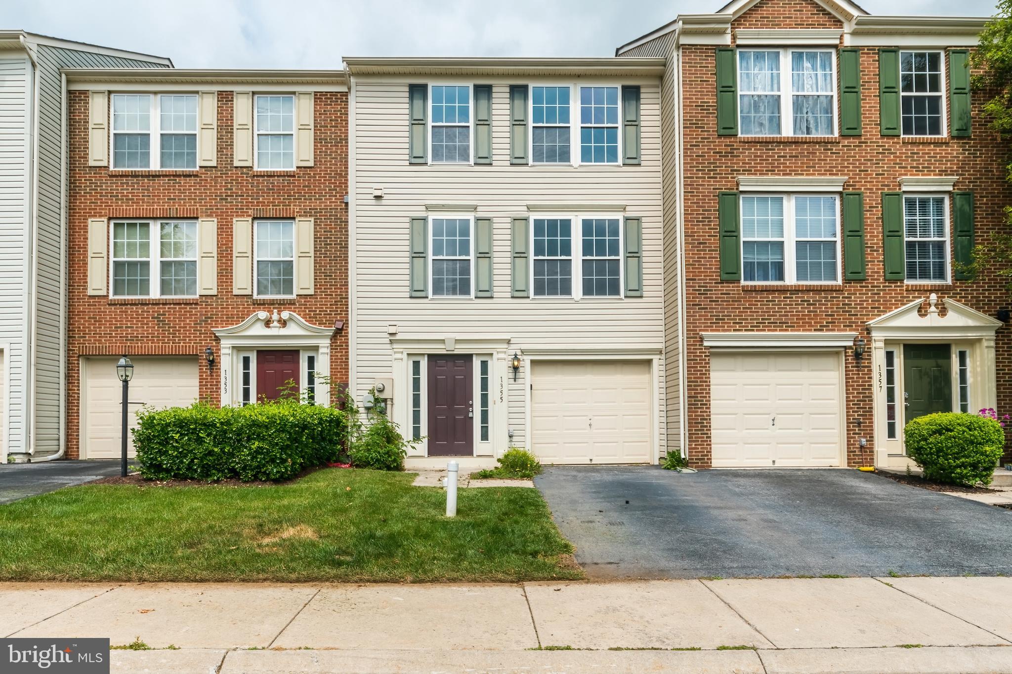 LAKELAND PLACE - Residential