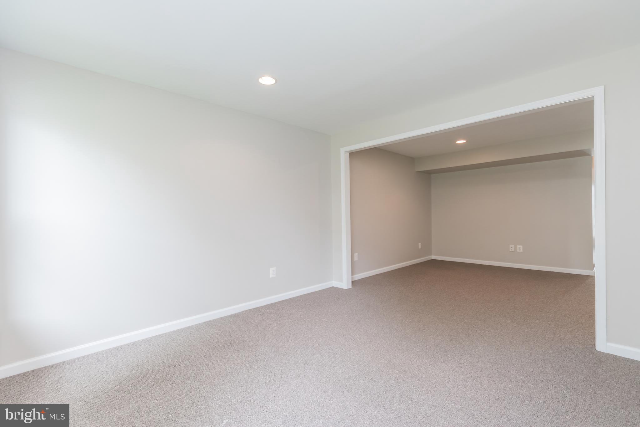 LAKELAND PLACE - Residential