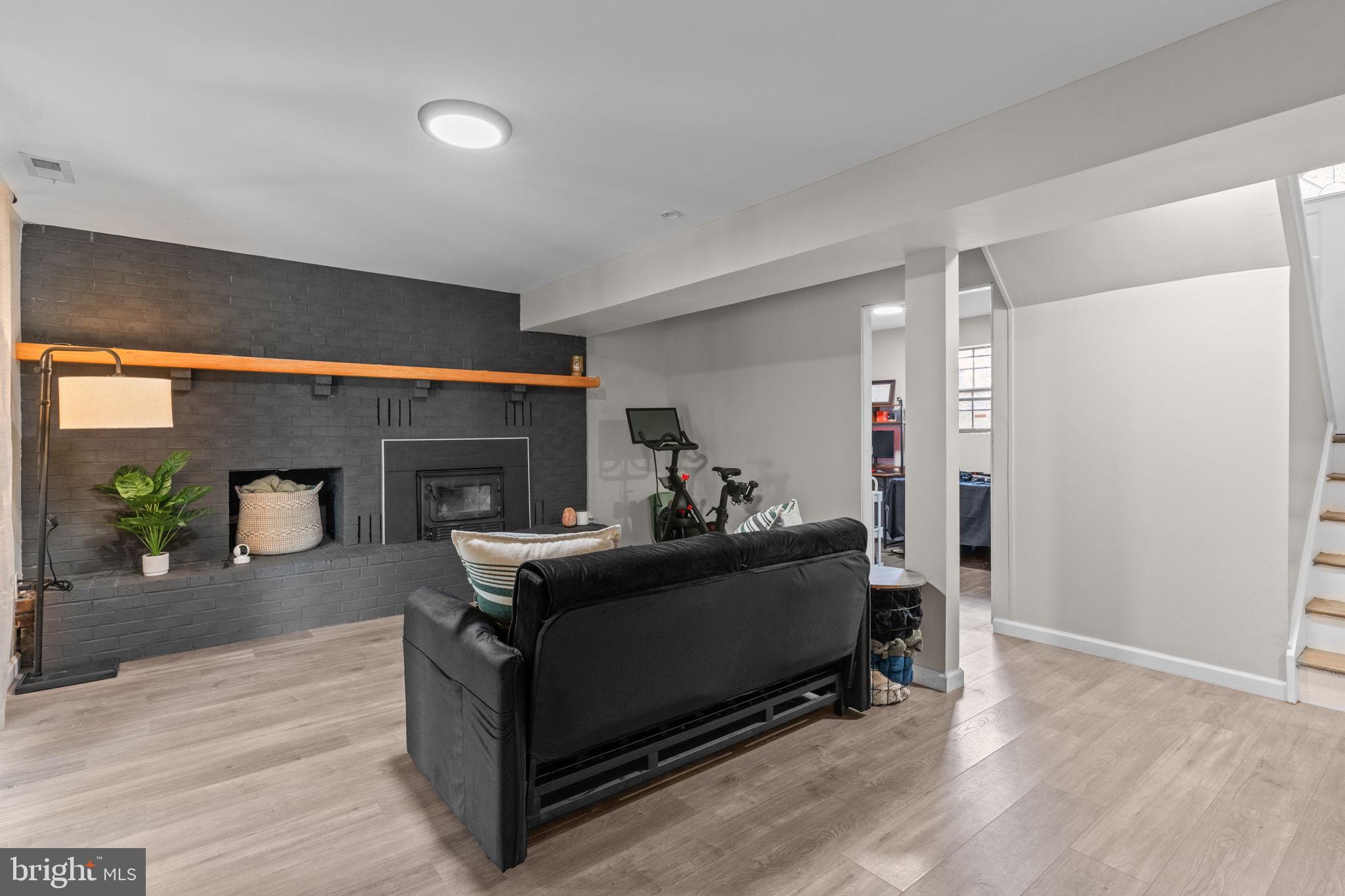 525 NEL DRIVE