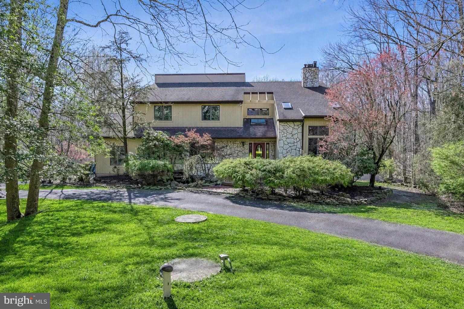 11 SILVER LAKE DRIVE