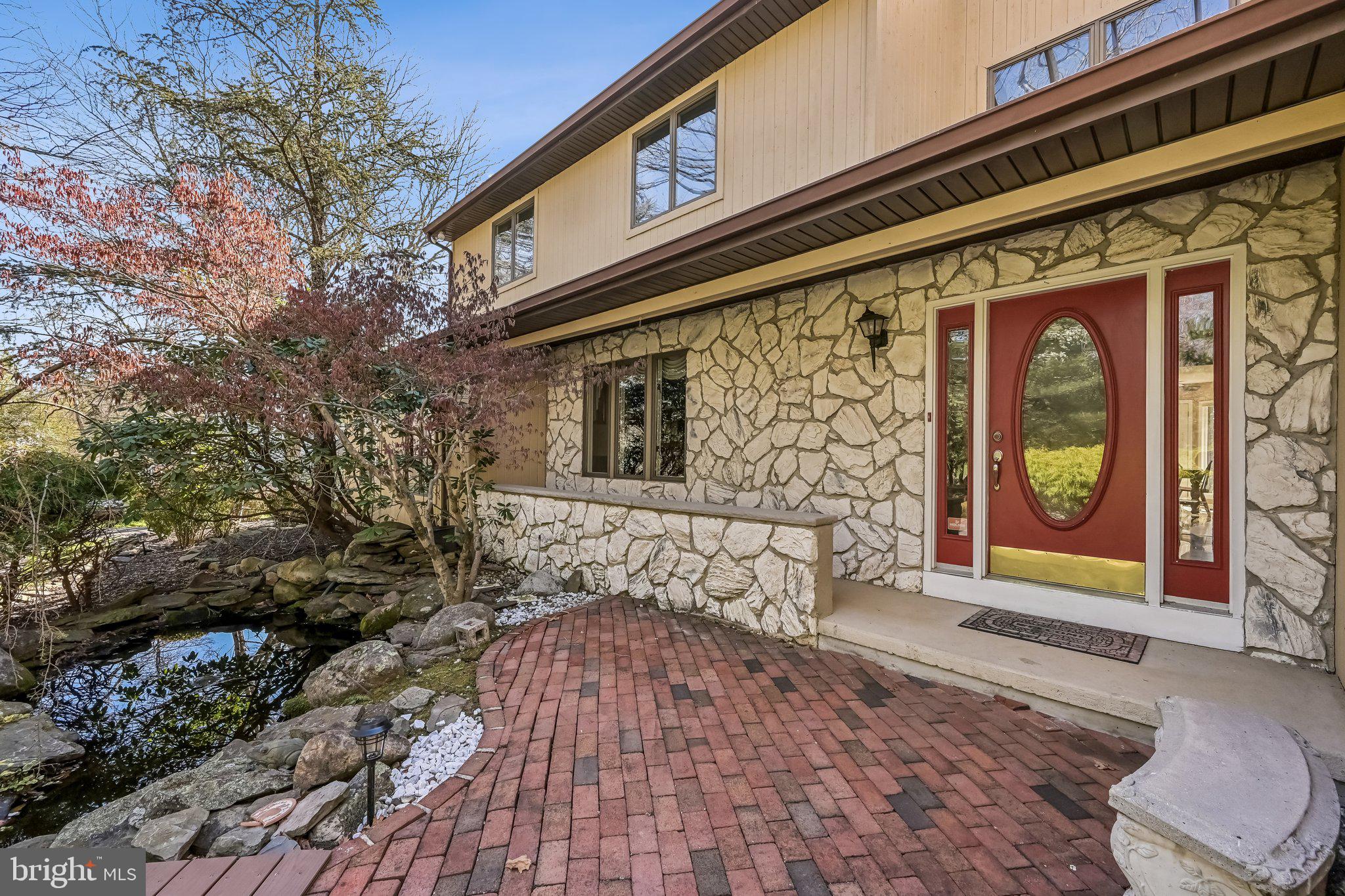 11 SILVER LAKE DRIVE