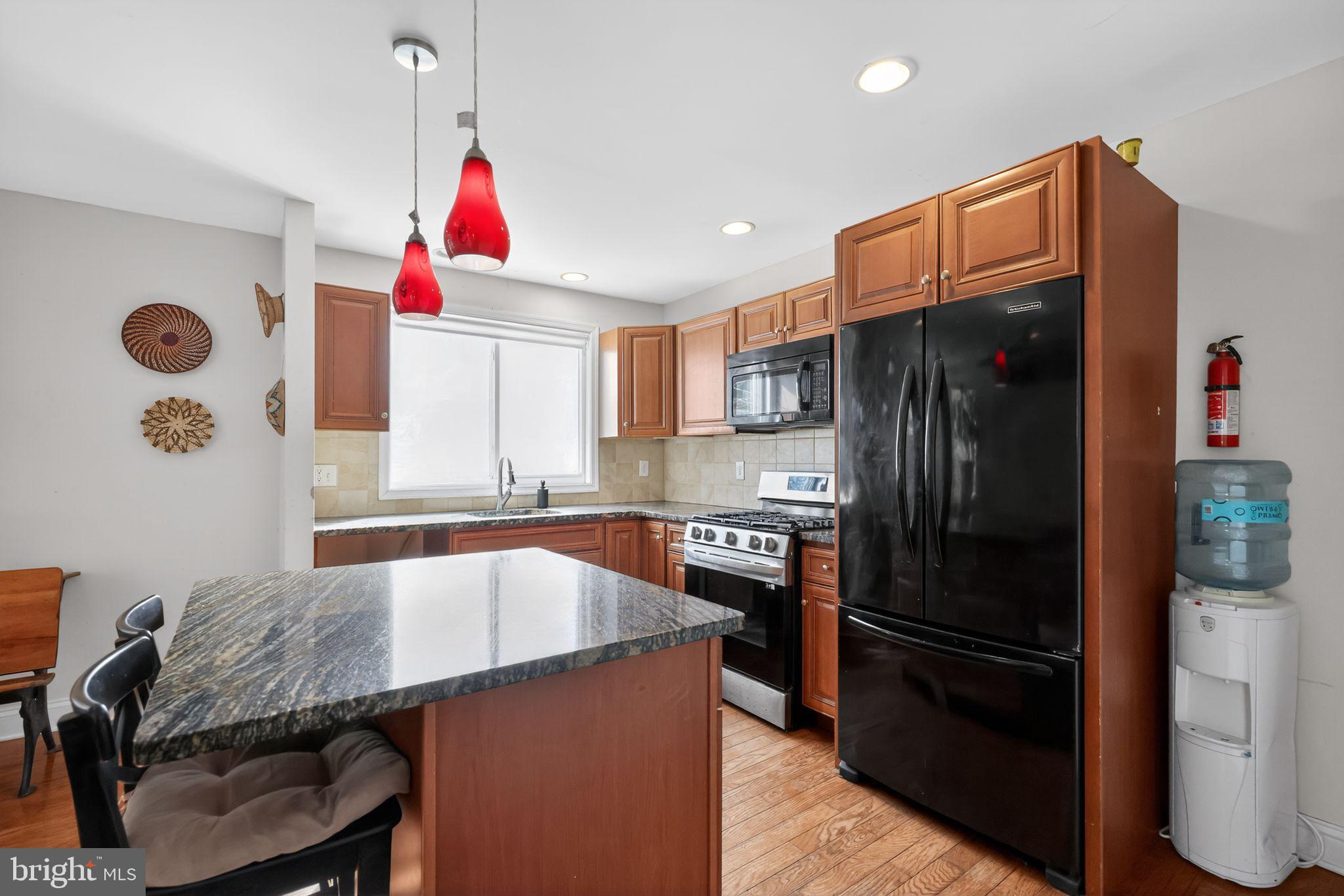 WYNNEWOOD PARK - Residential