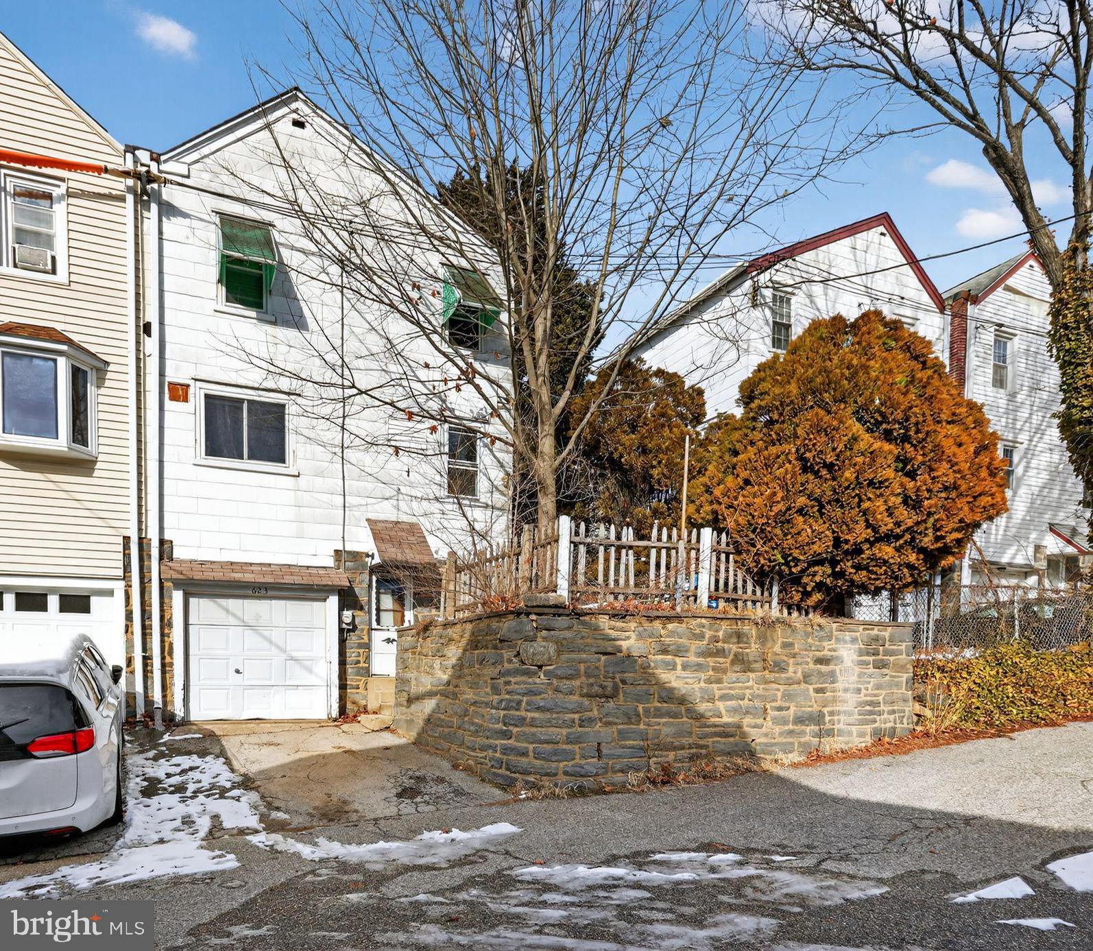 WYNNEWOOD PARK - Residential