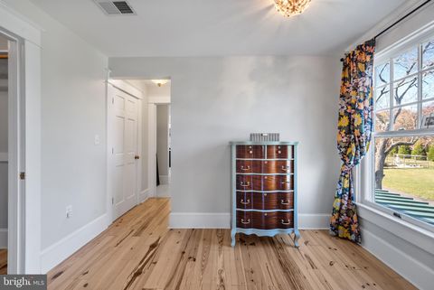 Tiny photo for 505 Washington Avenue, LA PLATA, MD 20646 (MLS # MDCH2049062)
