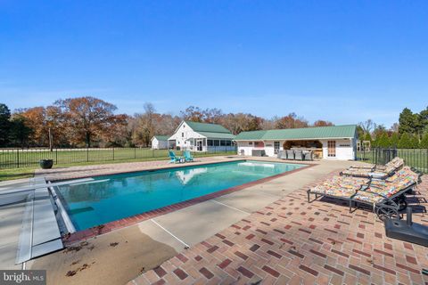 Tiny photo for 505 Washington Avenue, LA PLATA, MD 20646 (MLS # MDCH2049062)
