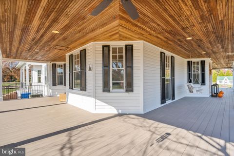 Tiny photo for 505 Washington Avenue, LA PLATA, MD 20646 (MLS # MDCH2049062)