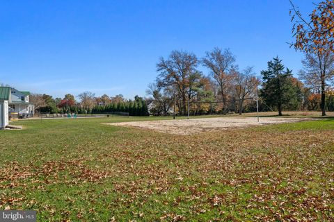 Tiny photo for 505 Washington Avenue, LA PLATA, MD 20646 (MLS # MDCH2049062)