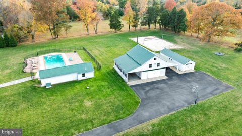 Tiny photo for 505 Washington Avenue, LA PLATA, MD 20646 (MLS # MDCH2049062)