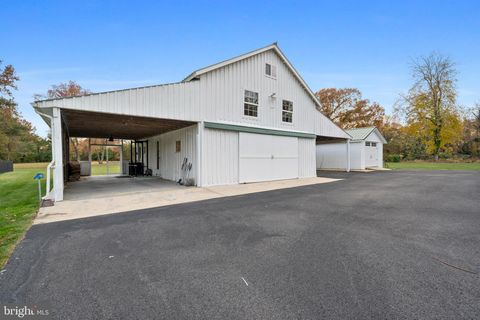 Tiny photo for 505 Washington Avenue, LA PLATA, MD 20646 (MLS # MDCH2049062)