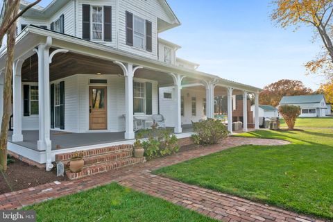Tiny photo for 505 Washington Avenue, LA PLATA, MD 20646 (MLS # MDCH2049062)