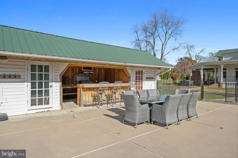 Tiny photo for 505 Washington Avenue, LA PLATA, MD 20646 (MLS # MDCH2049062)