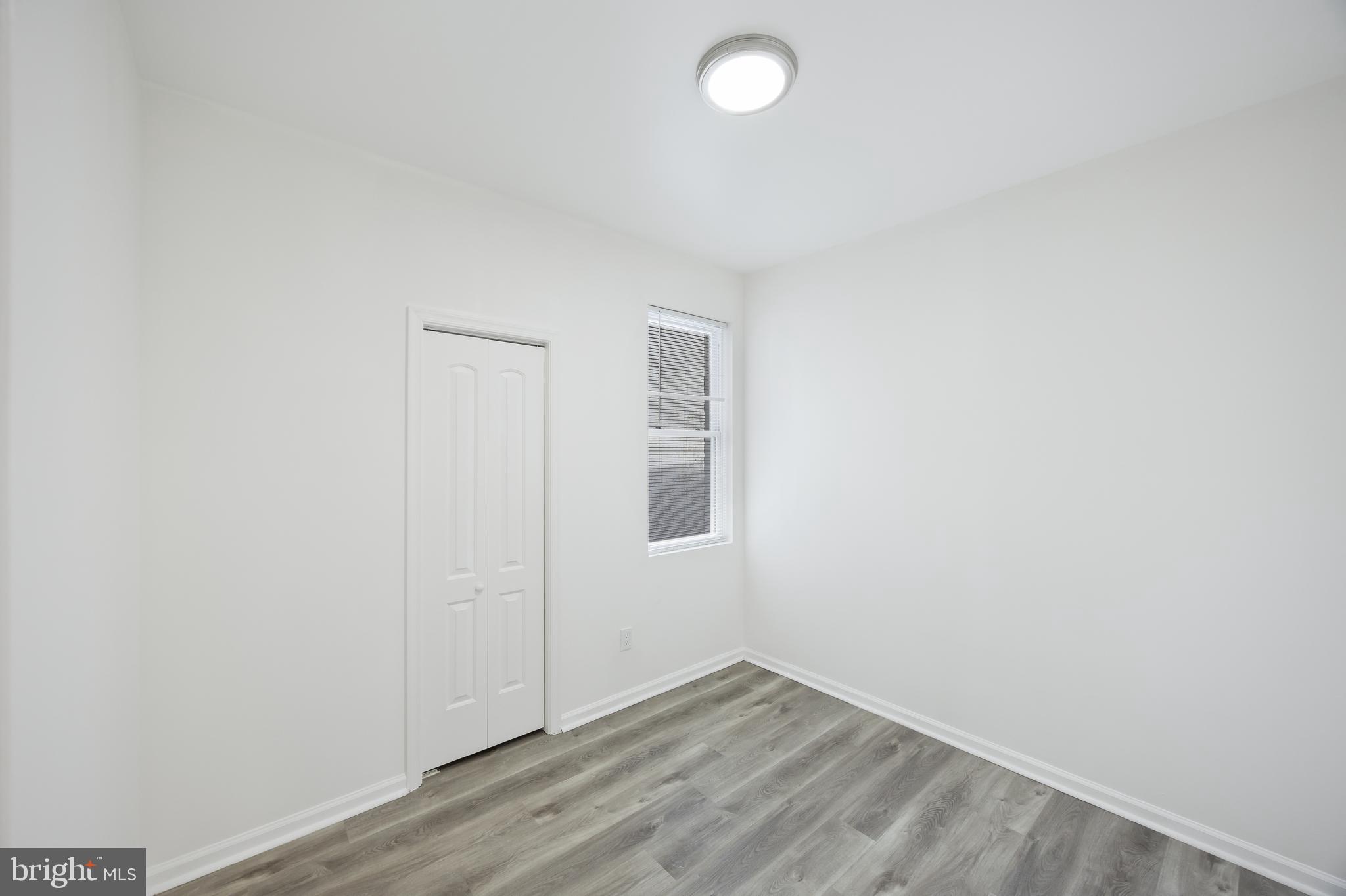 MILL HILL - Residential